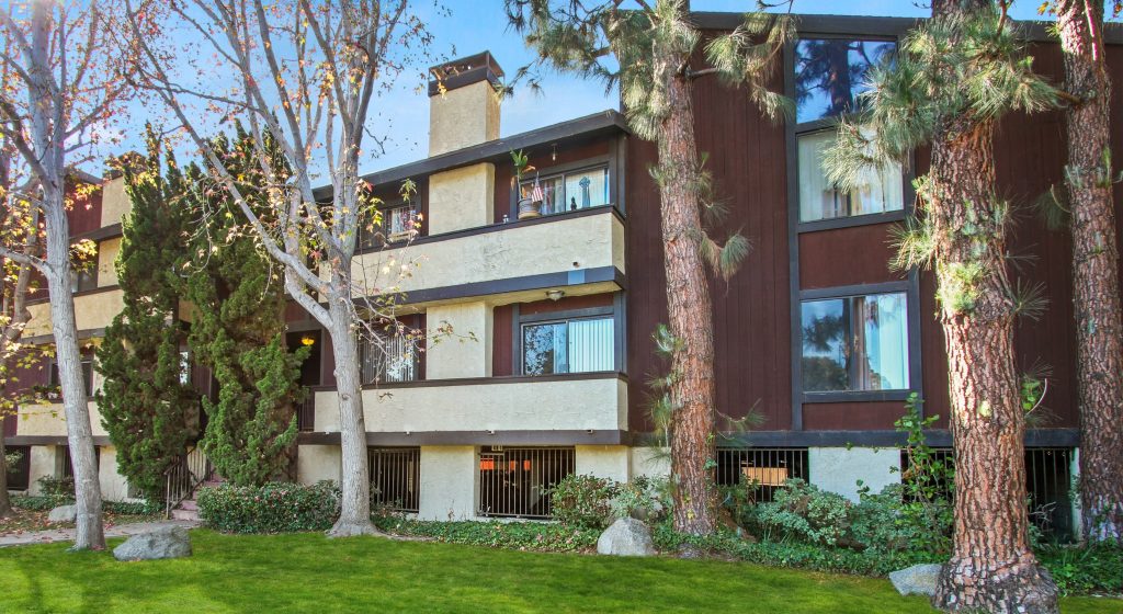 Roque and Mark » Huge 1 bed + loft + 1.5 baths near Mar Vista Rec